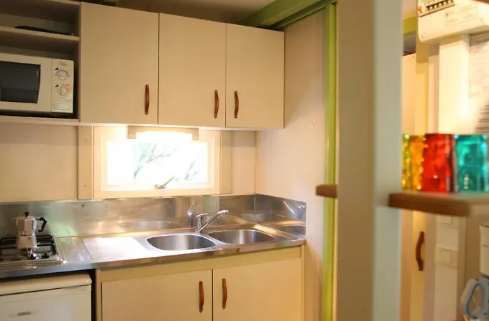 Bella Vista אתר קמפינג 3*