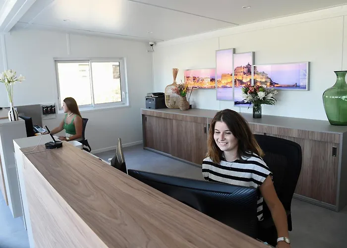 Bella Vista 3* קאלבי